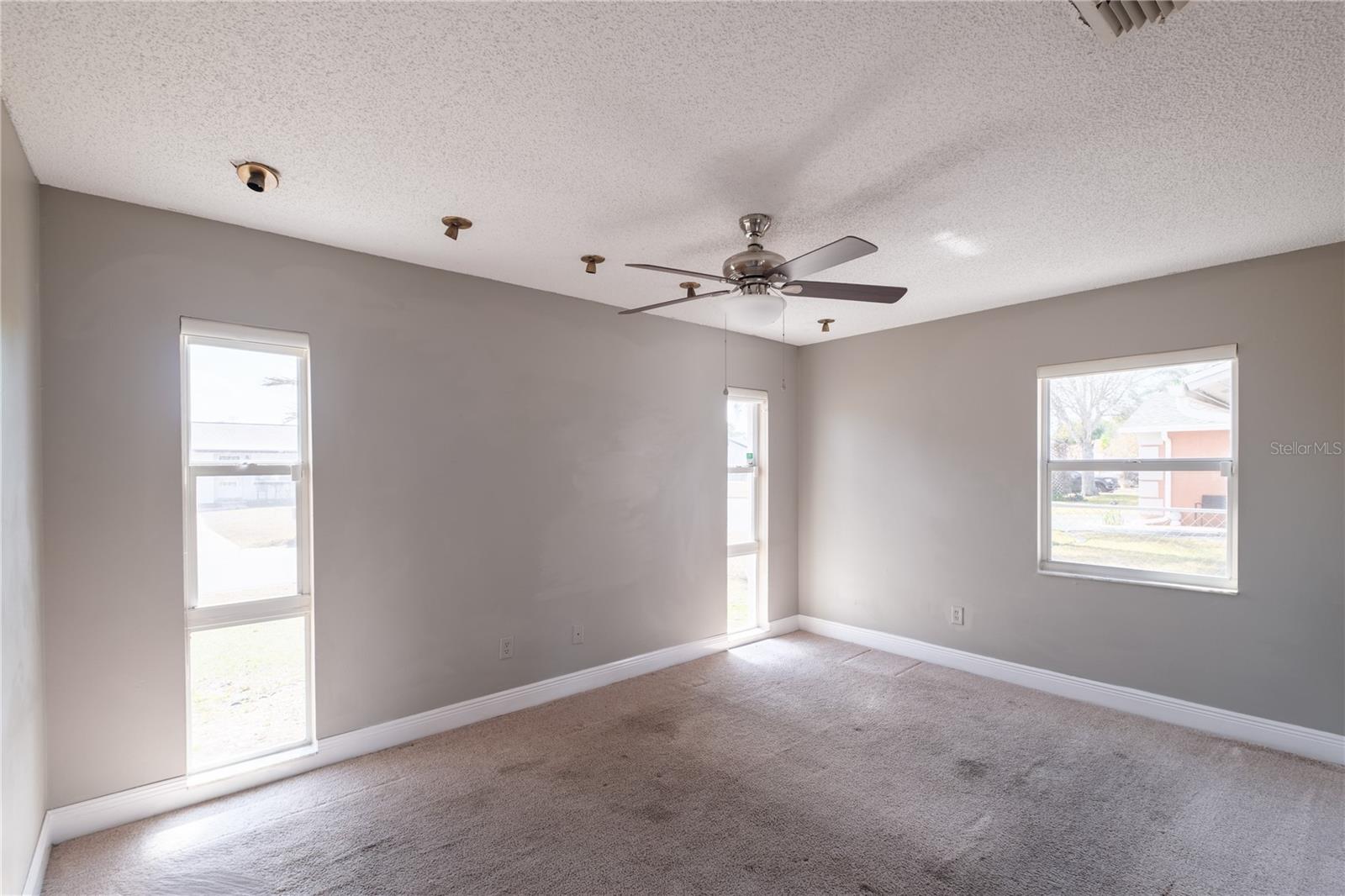 Image 18 of 27 For 107 Citrus Drive