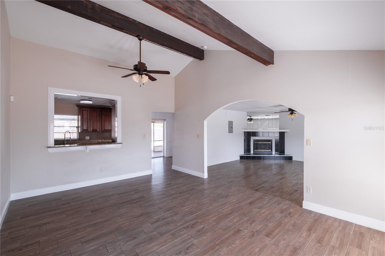 Image 3 of 27 For 107 Citrus Drive