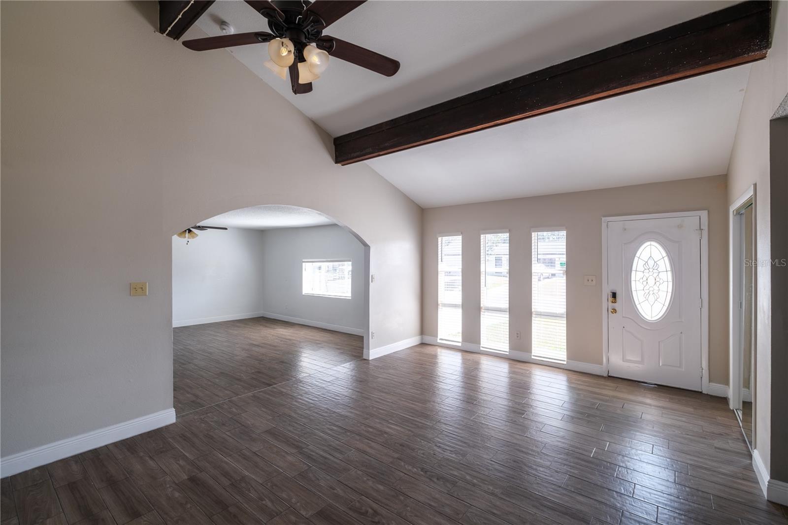 Image 4 of 27 For 107 Citrus Drive