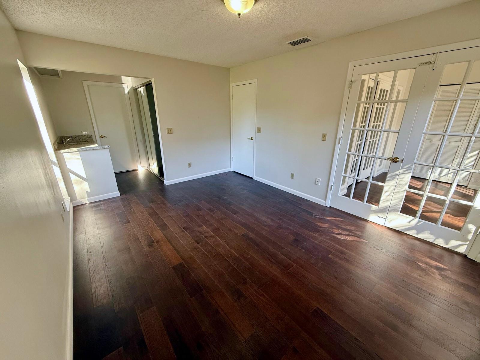 Image 6 of 15 For 4454 Middlebrook Road 4454