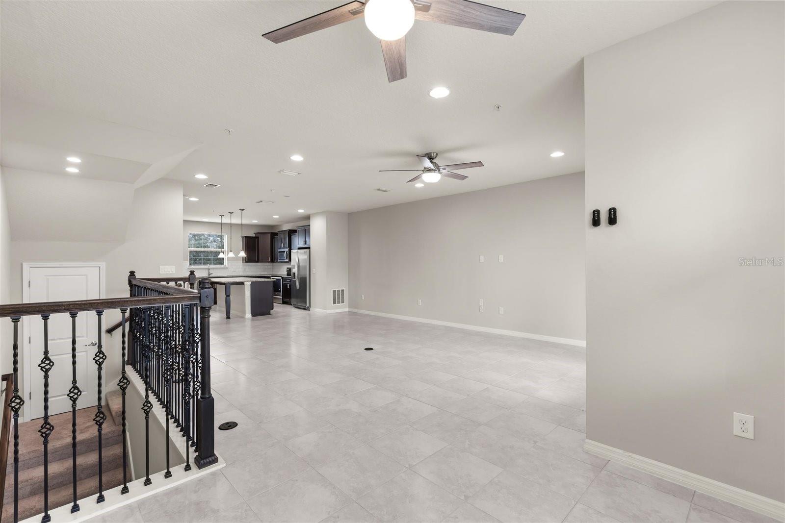 Image 19 of 66 For 588 Piazza Point