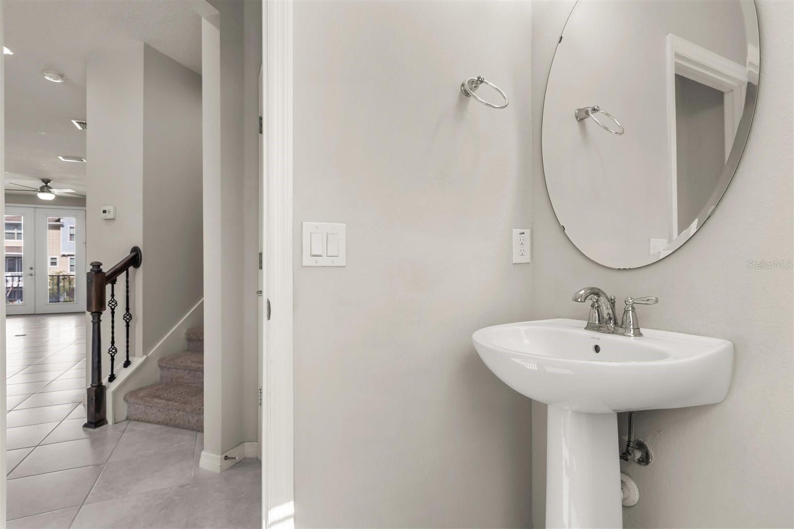 Image 25 of 66 For 588 Piazza Point