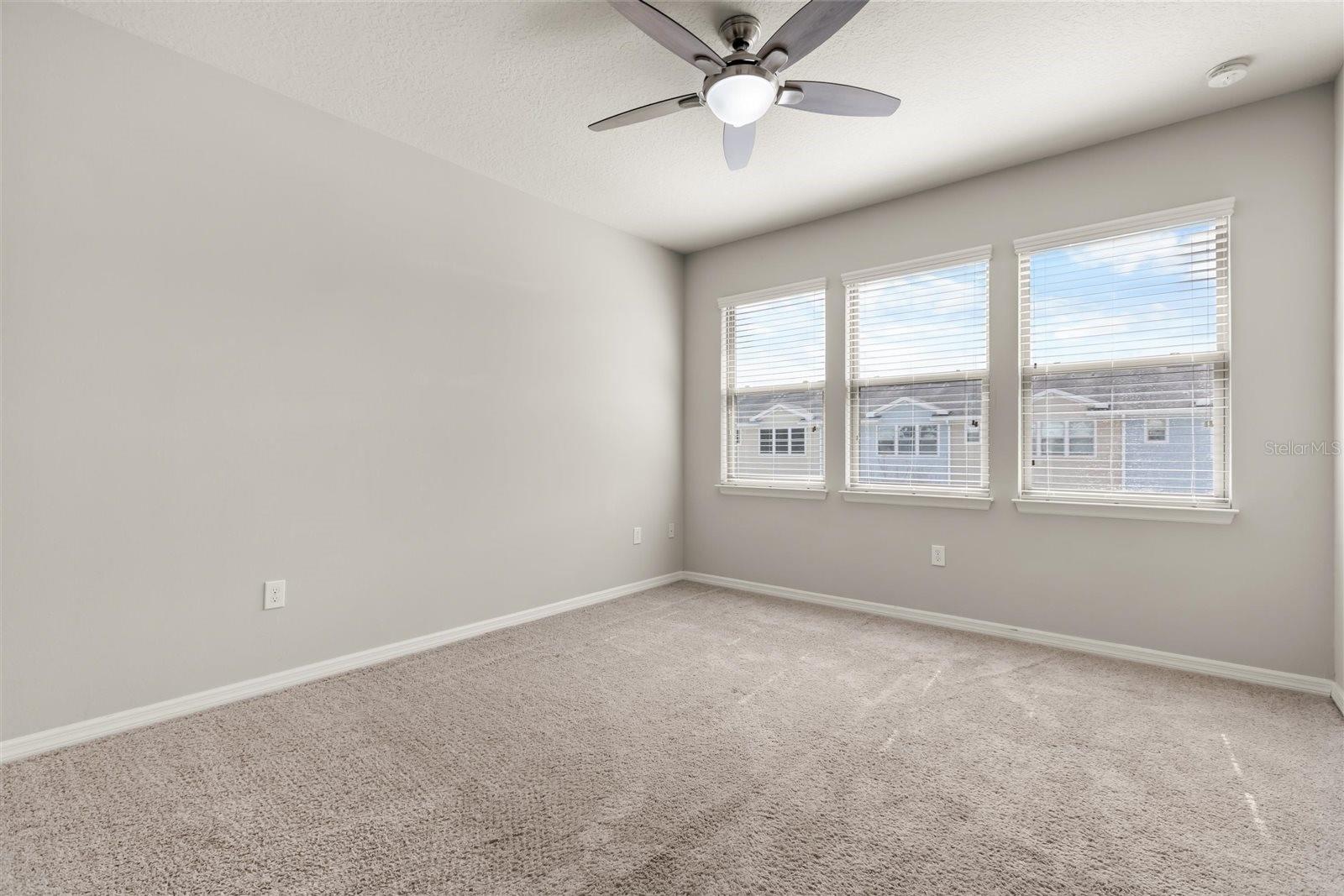 Image 26 of 66 For 588 Piazza Point