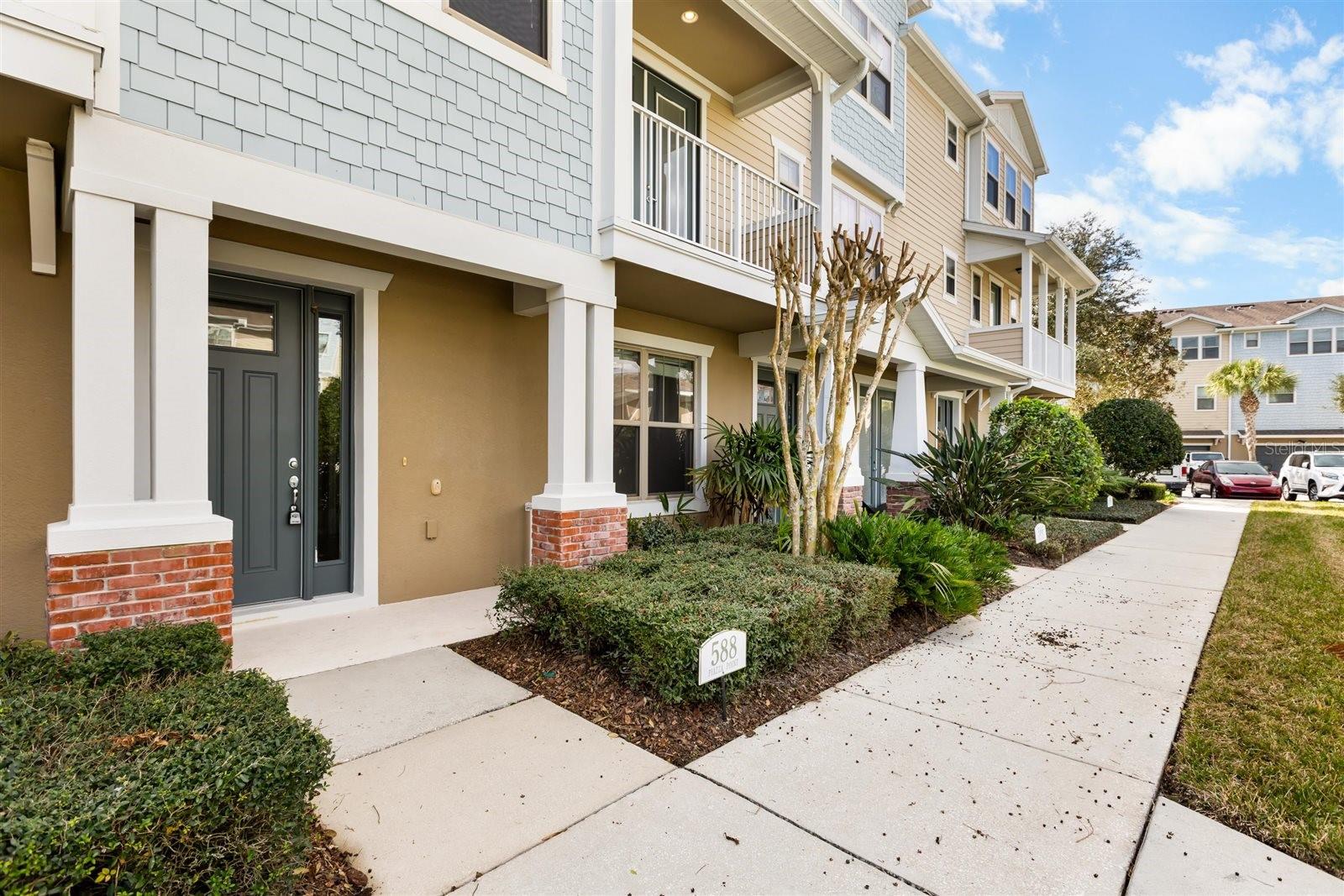 Image 3 of 66 For 588 Piazza Point