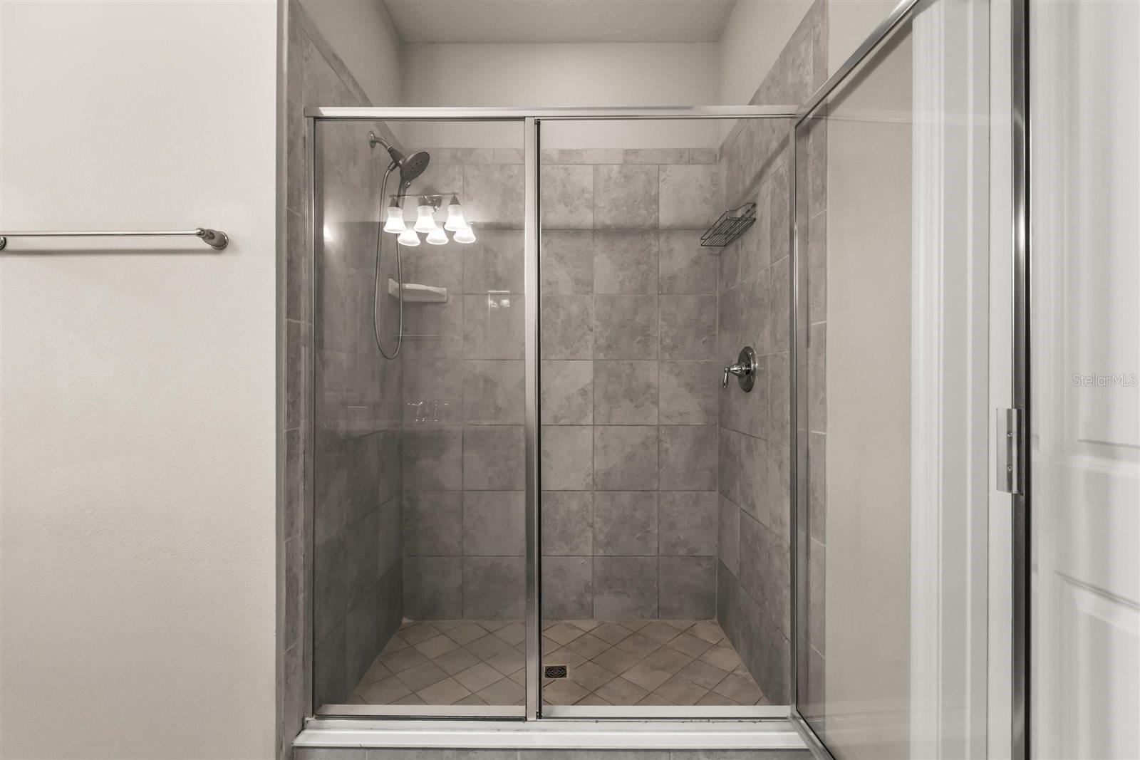 Image 35 of 66 For 588 Piazza Point