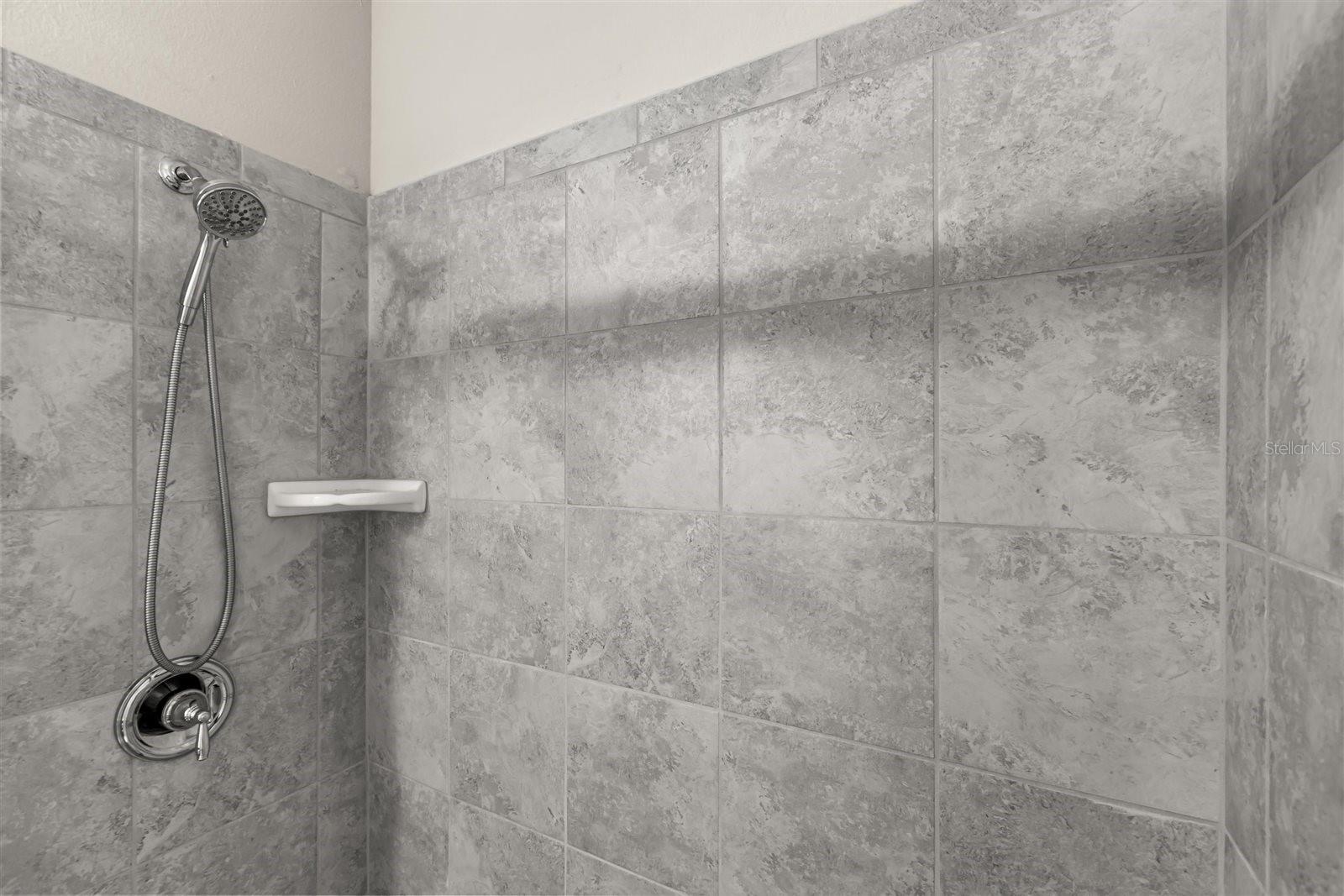 Image 36 of 66 For 588 Piazza Point