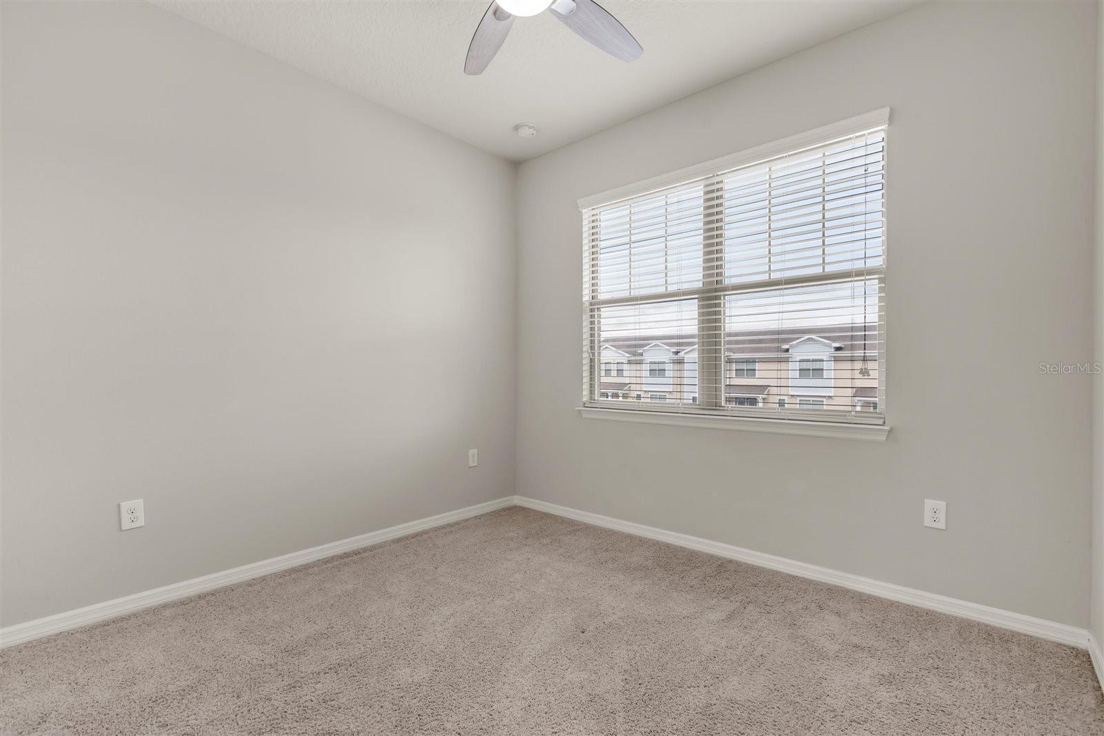 Image 40 of 66 For 588 Piazza Point