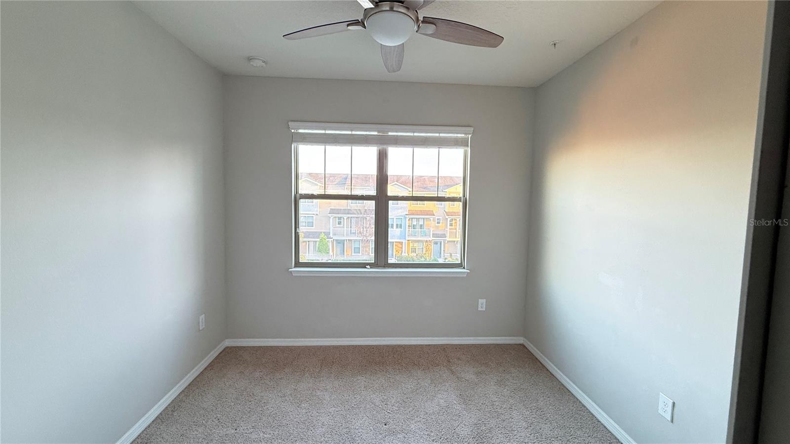 Image 42 of 66 For 588 Piazza Point