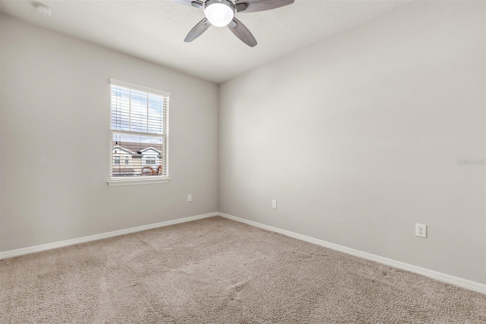 Image 43 of 66 For 588 Piazza Point