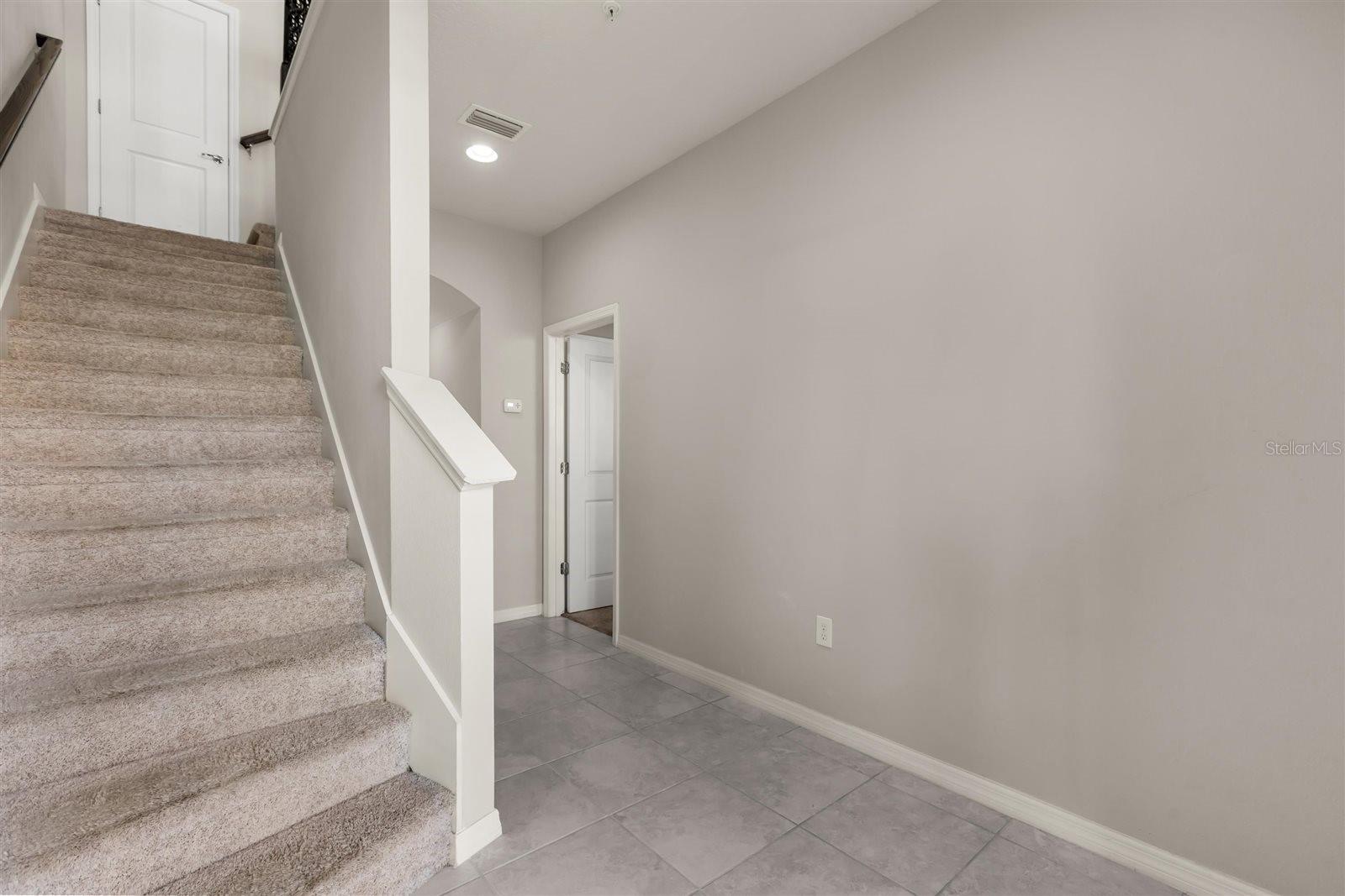 Image 5 of 66 For 588 Piazza Point