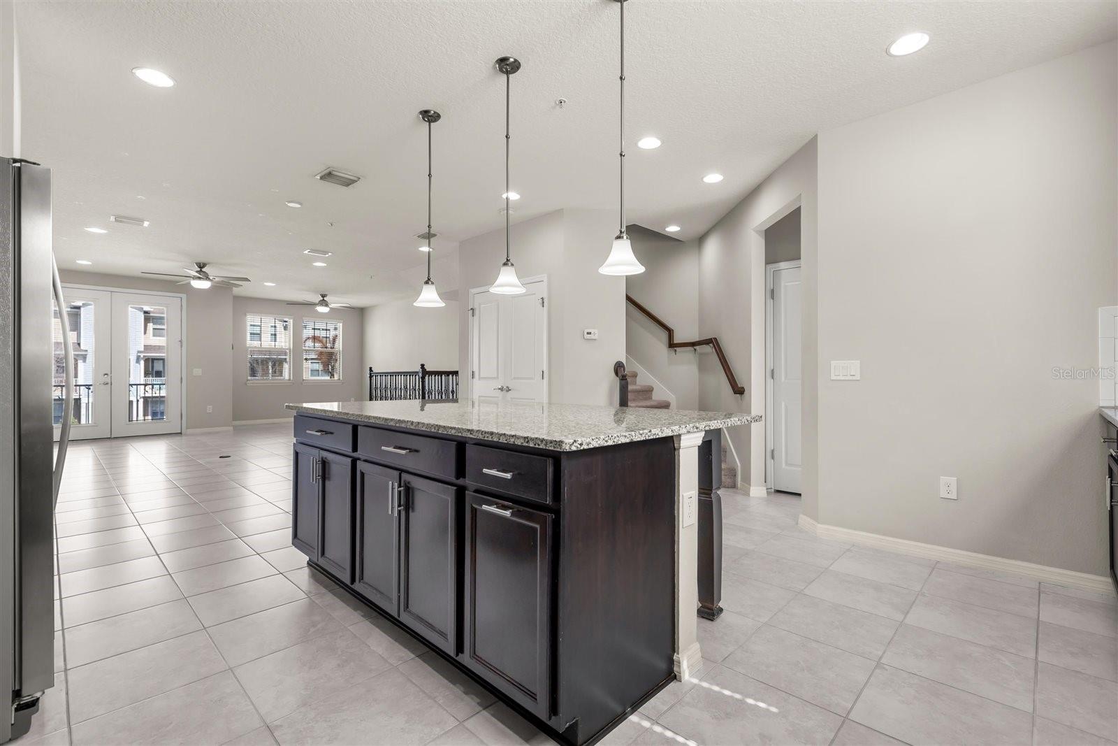 Image 6 of 66 For 588 Piazza Point