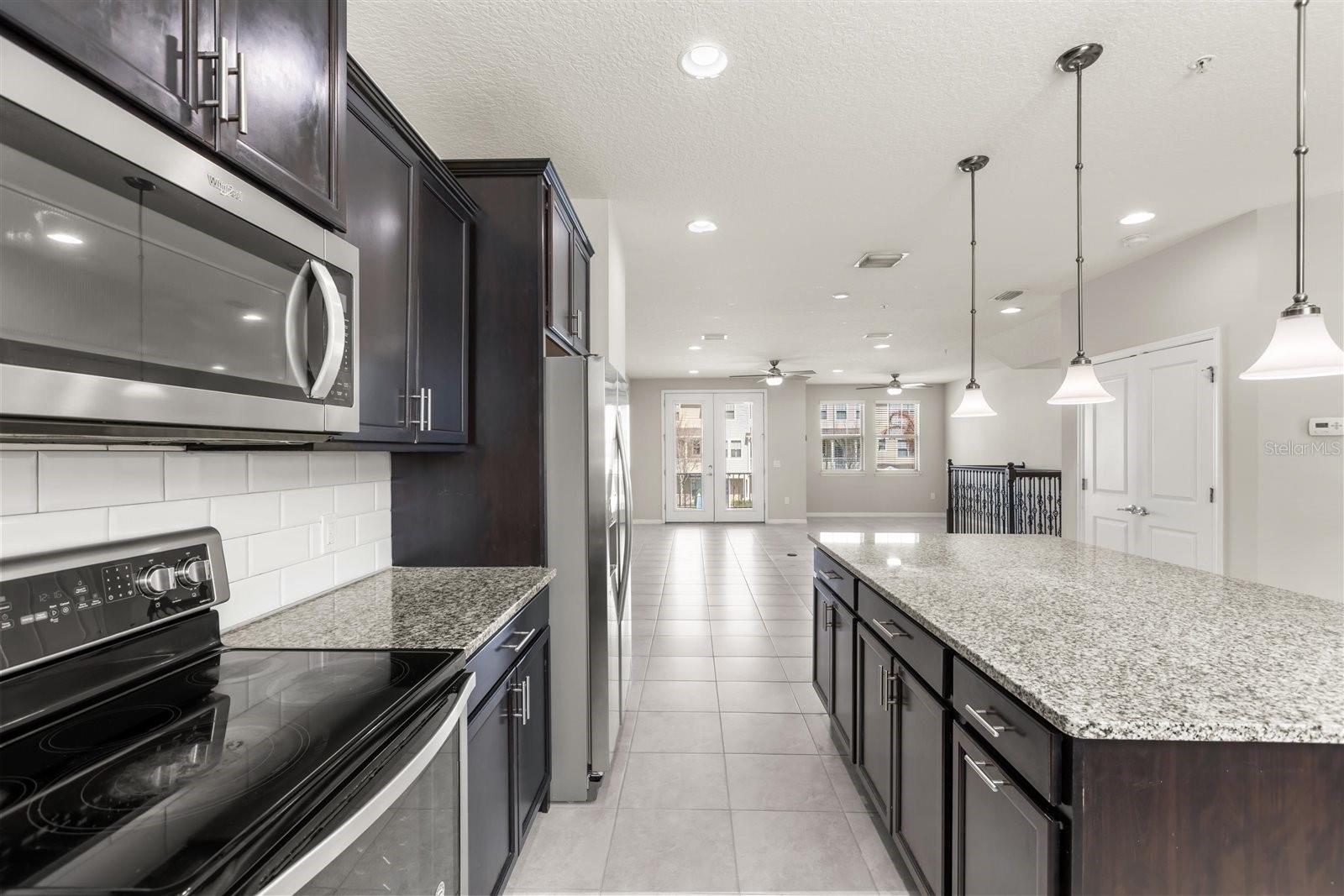 Image 7 of 66 For 588 Piazza Point