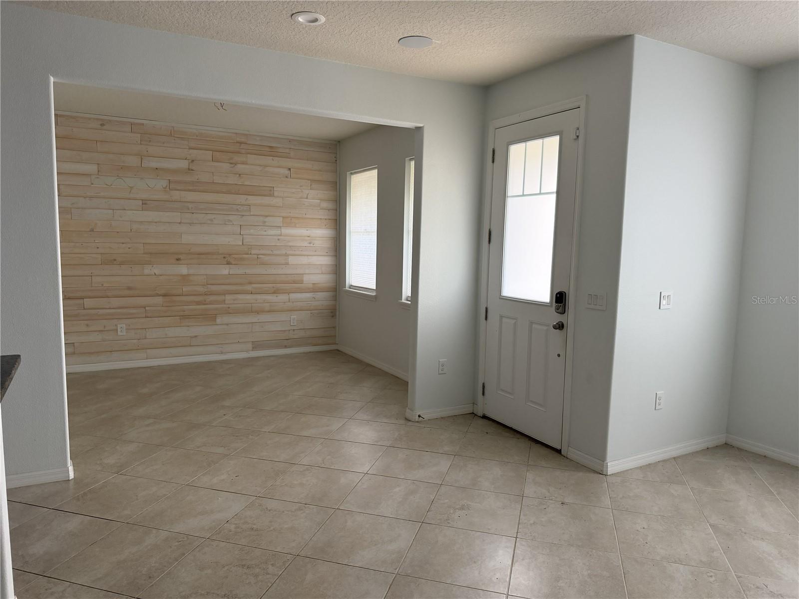 Image 3 of 20 For 2615 Palisade Boulevard