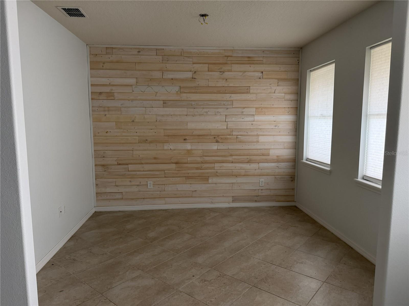 Image 4 of 20 For 2615 Palisade Boulevard