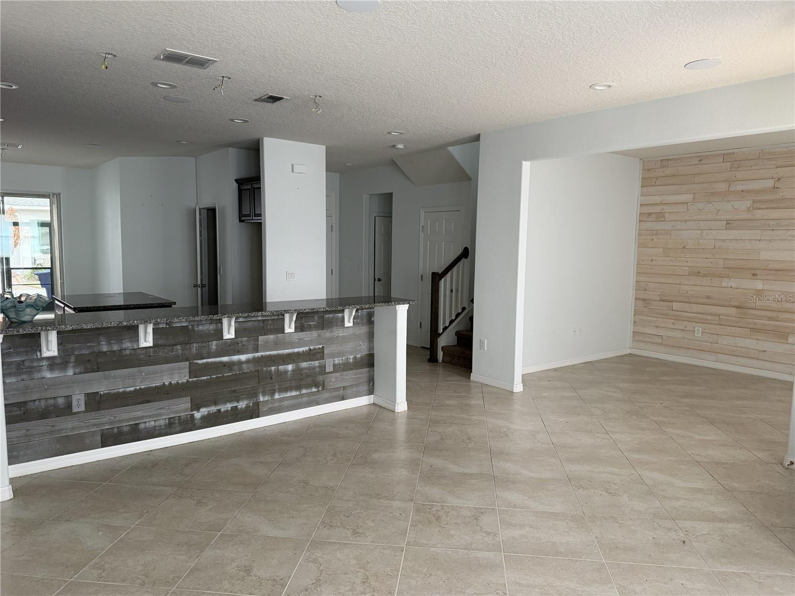 Image 5 of 20 For 2615 Palisade Boulevard