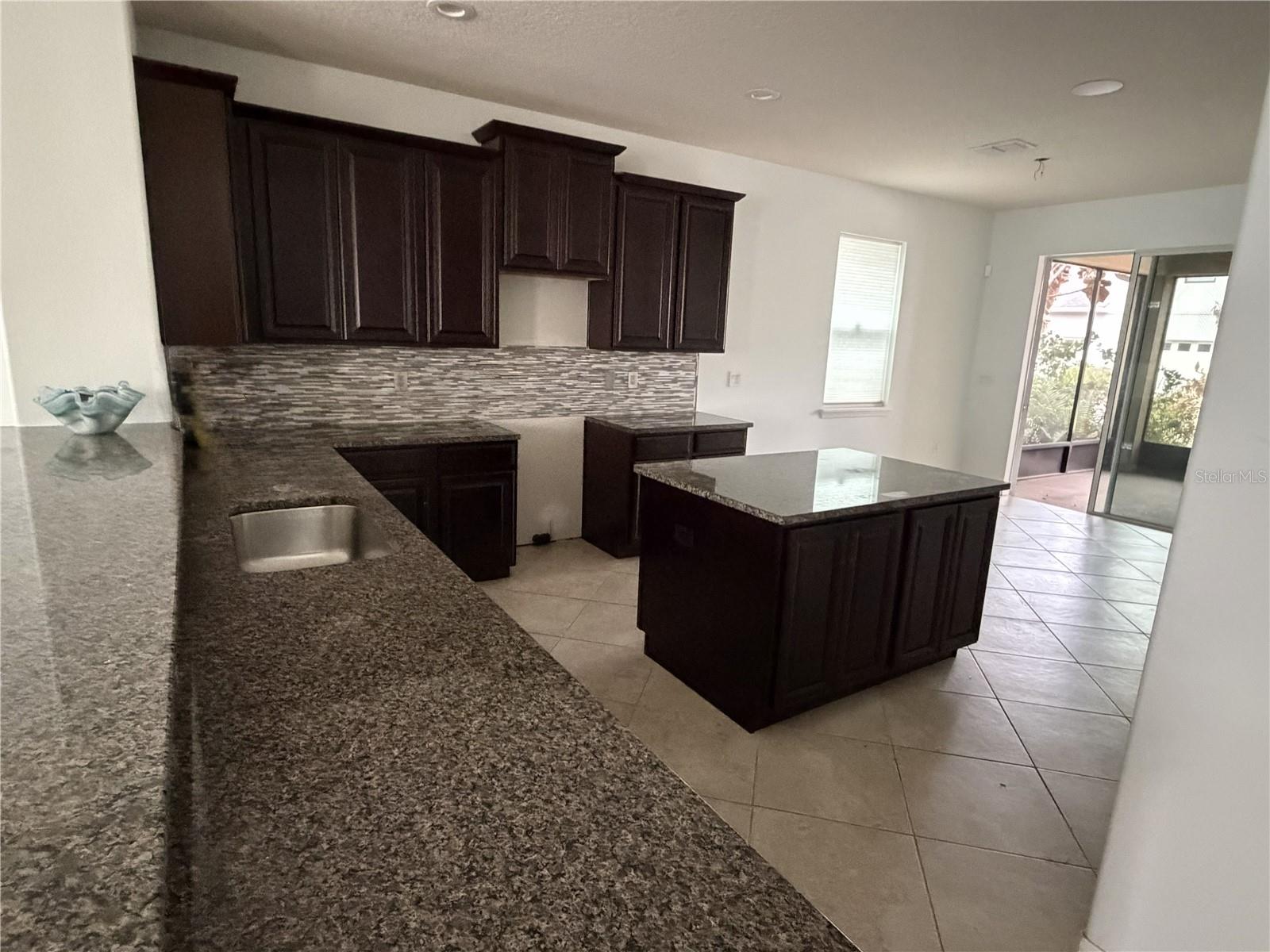 Image 8 of 20 For 2615 Palisade Boulevard