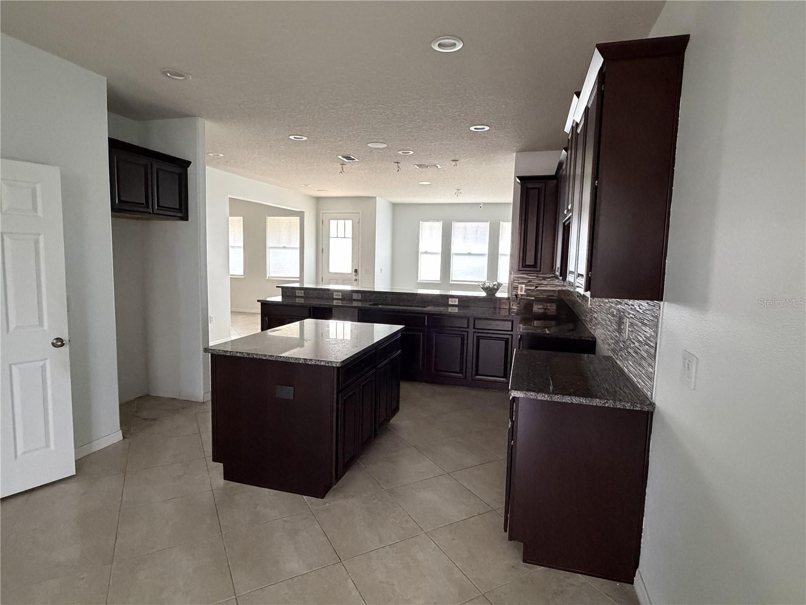 Image 9 of 20 For 2615 Palisade Boulevard