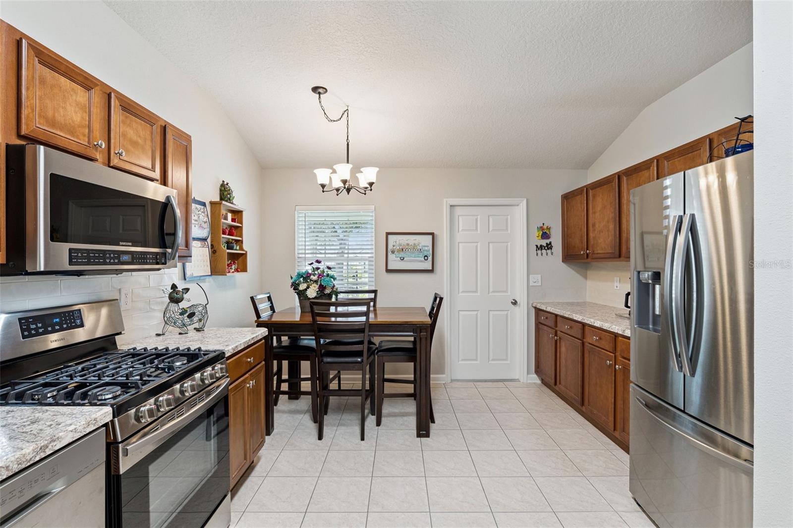 Image 12 of 49 For 304 Stonington Way