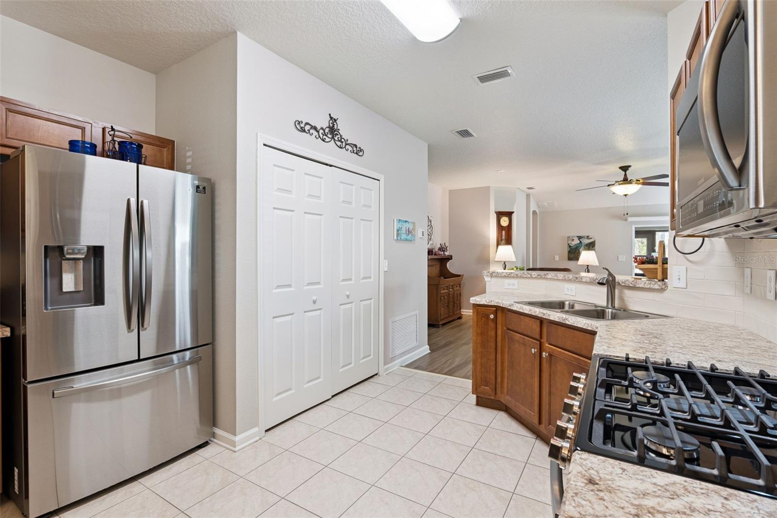 Image 15 of 49 For 304 Stonington Way