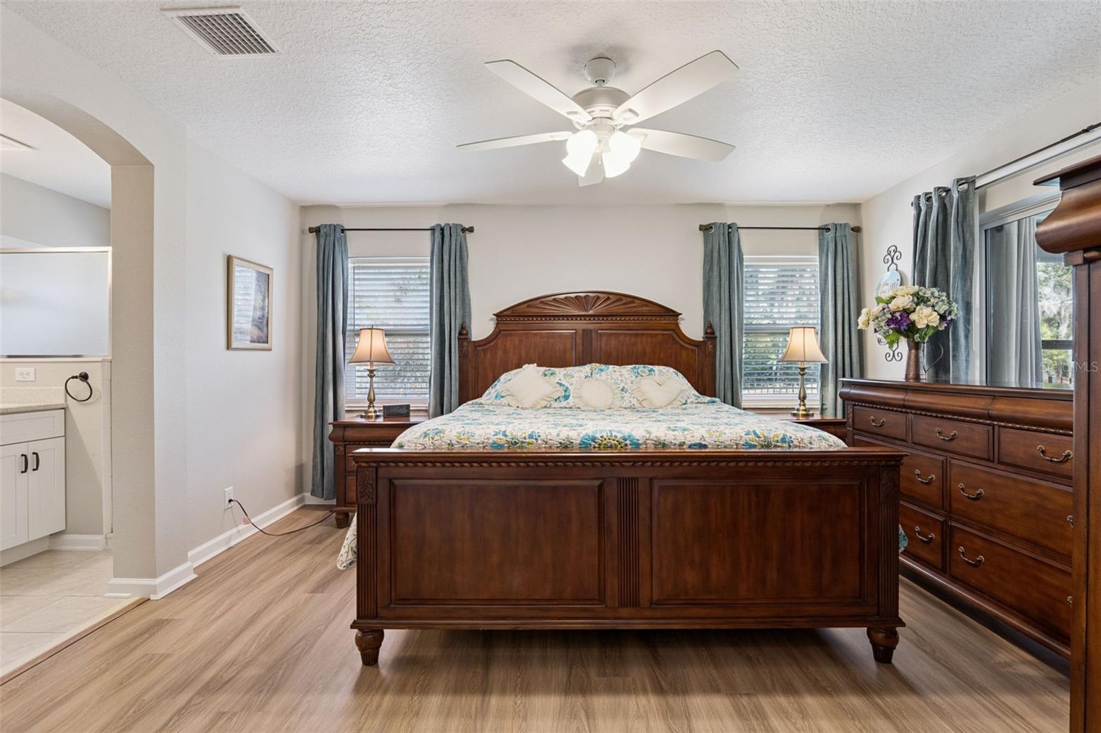 Image 17 of 49 For 304 Stonington Way