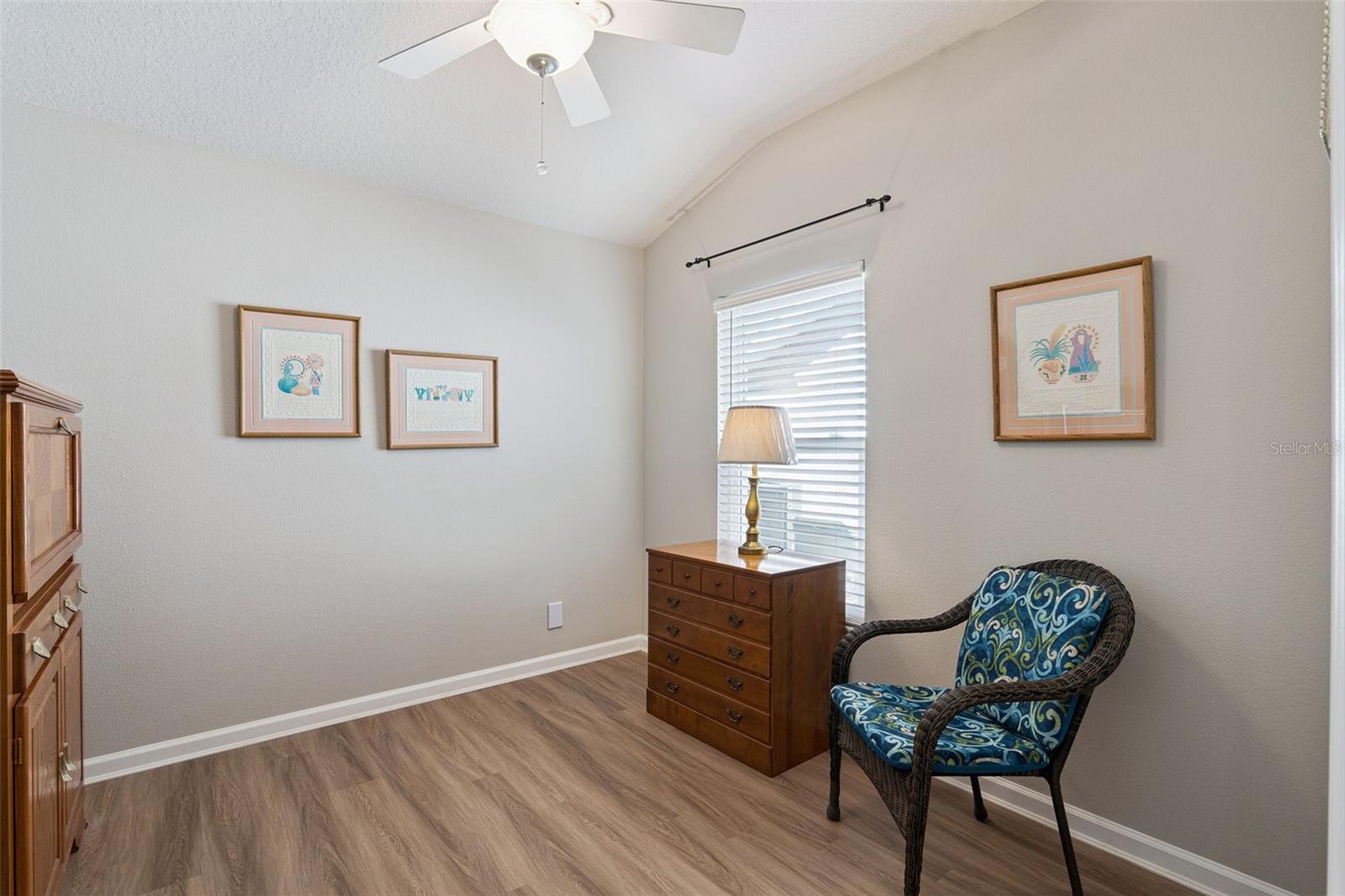 Image 21 of 49 For 304 Stonington Way