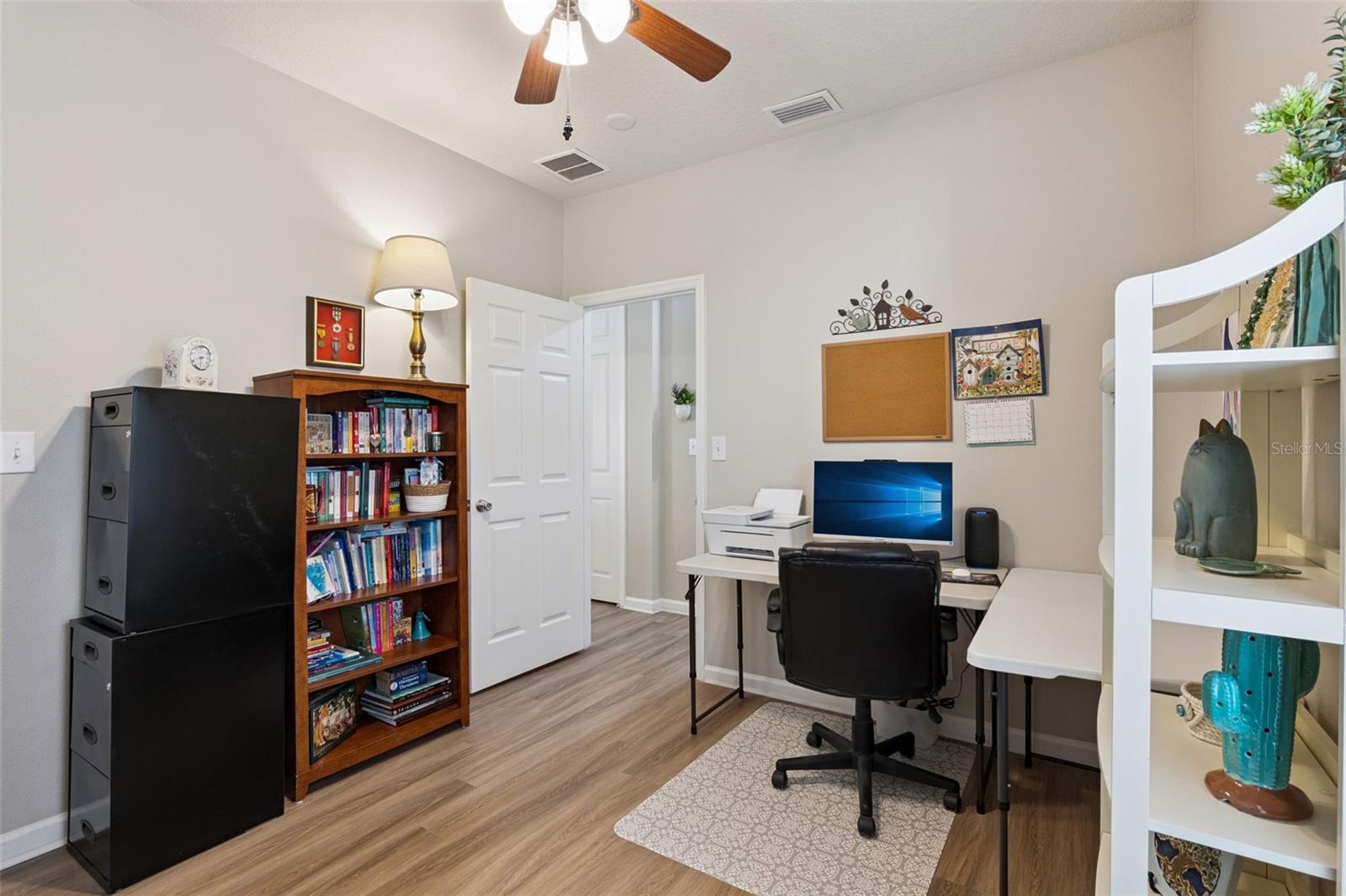 Image 24 of 49 For 304 Stonington Way