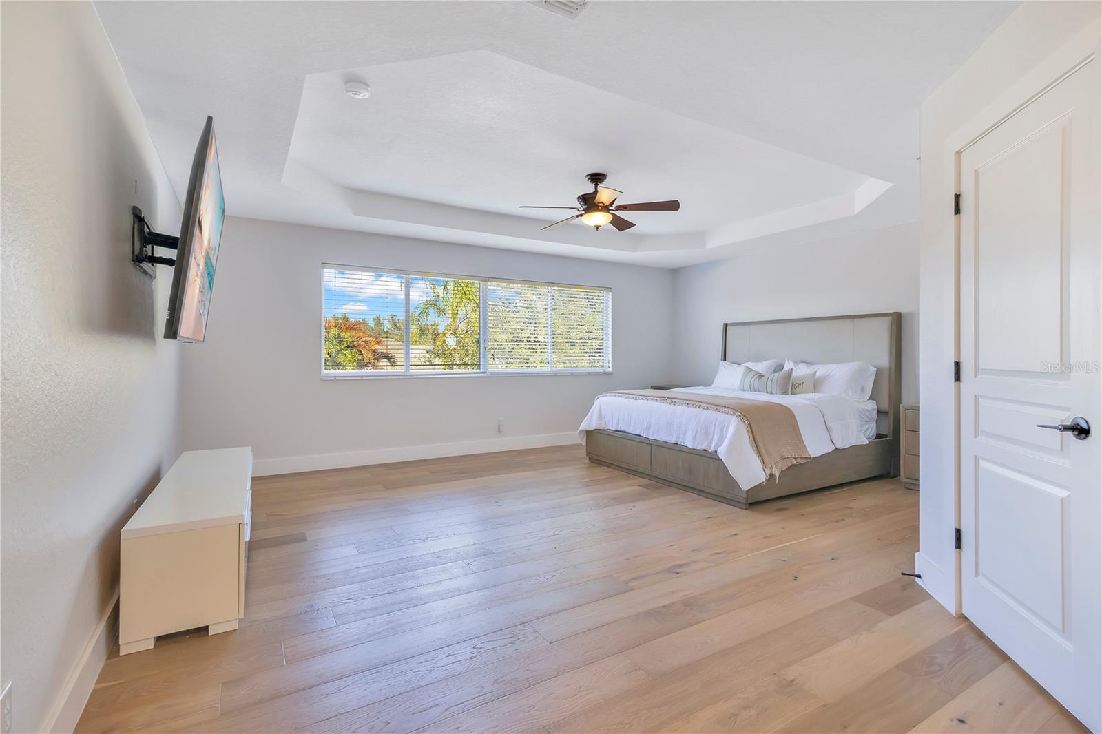 Image 24 of 53 For 13263 Strode Lane