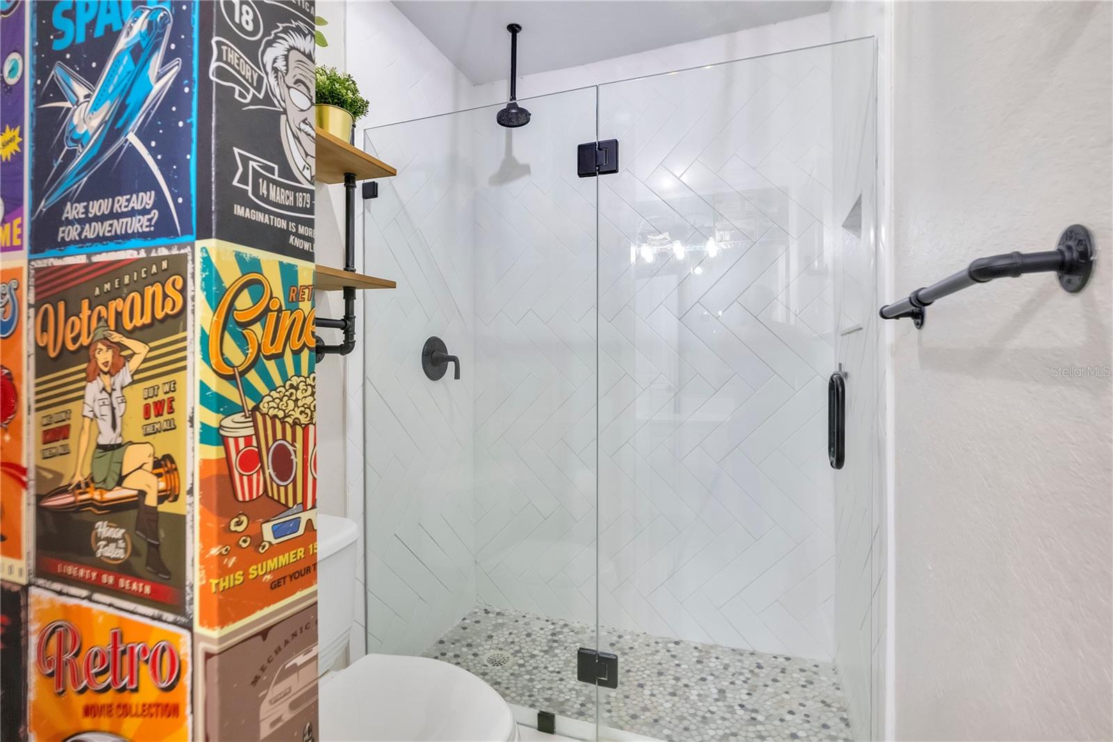 Image 32 of 53 For 13263 Strode Lane