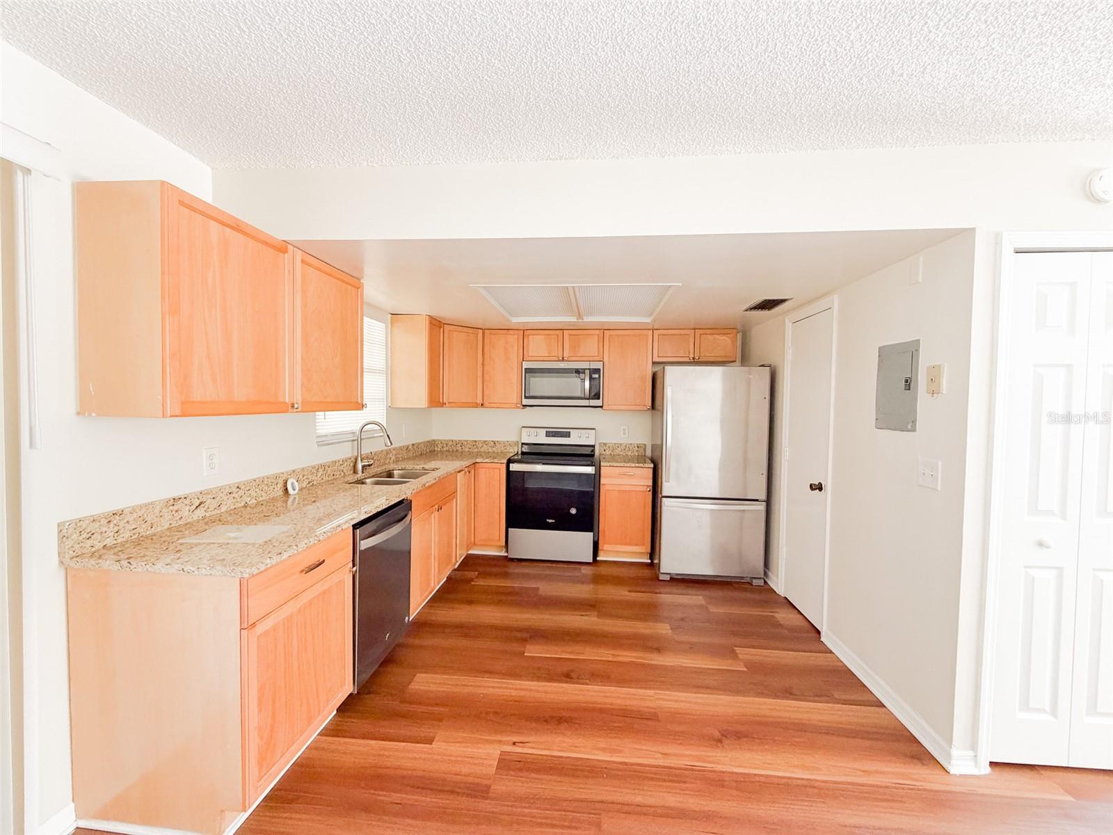 Image 6 of 30 For 2017 Kelley Avenue