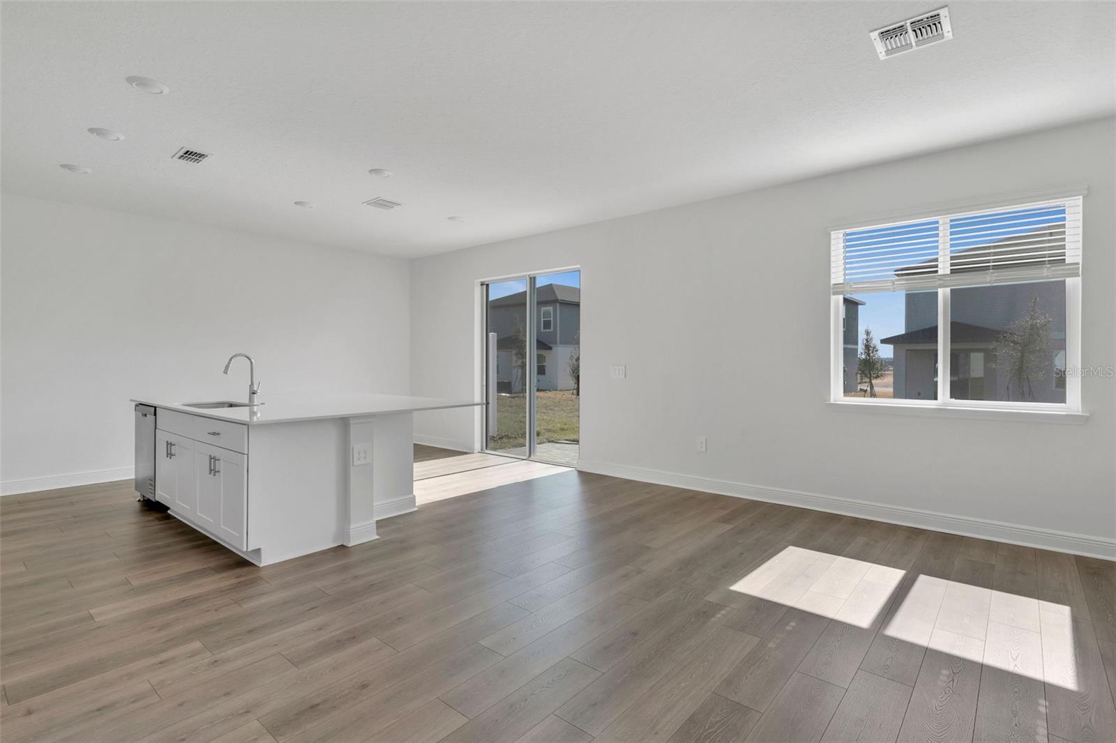 Image 7 of 34 For 1852 Archer Drive