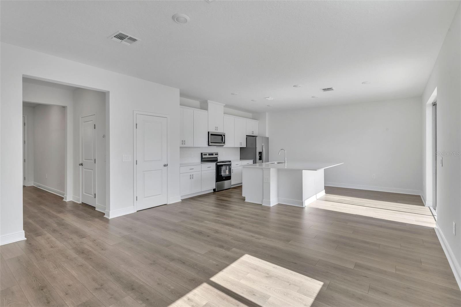 Image 9 of 34 For 1852 Archer Drive