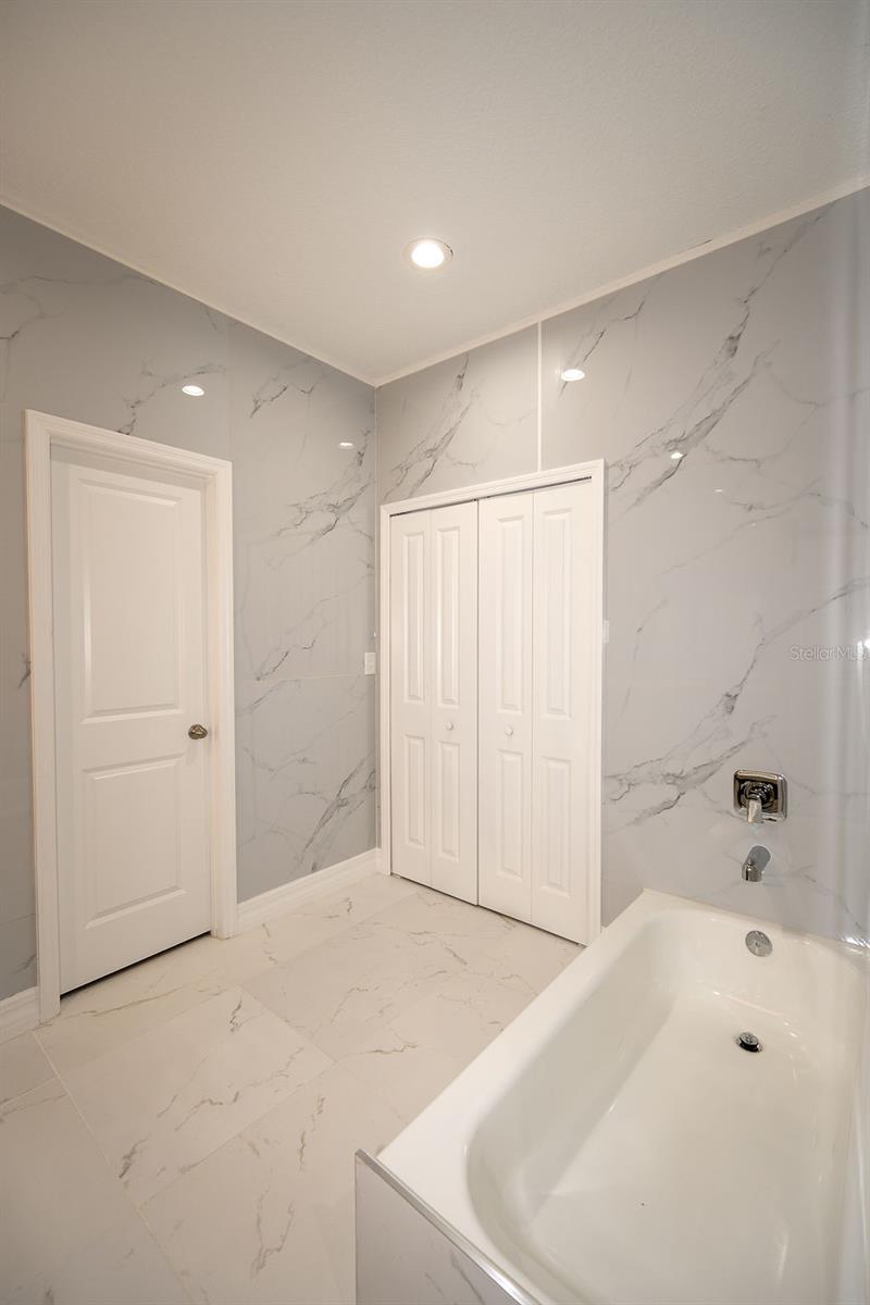 Image 19 of 53 For 2390 9th Avenue