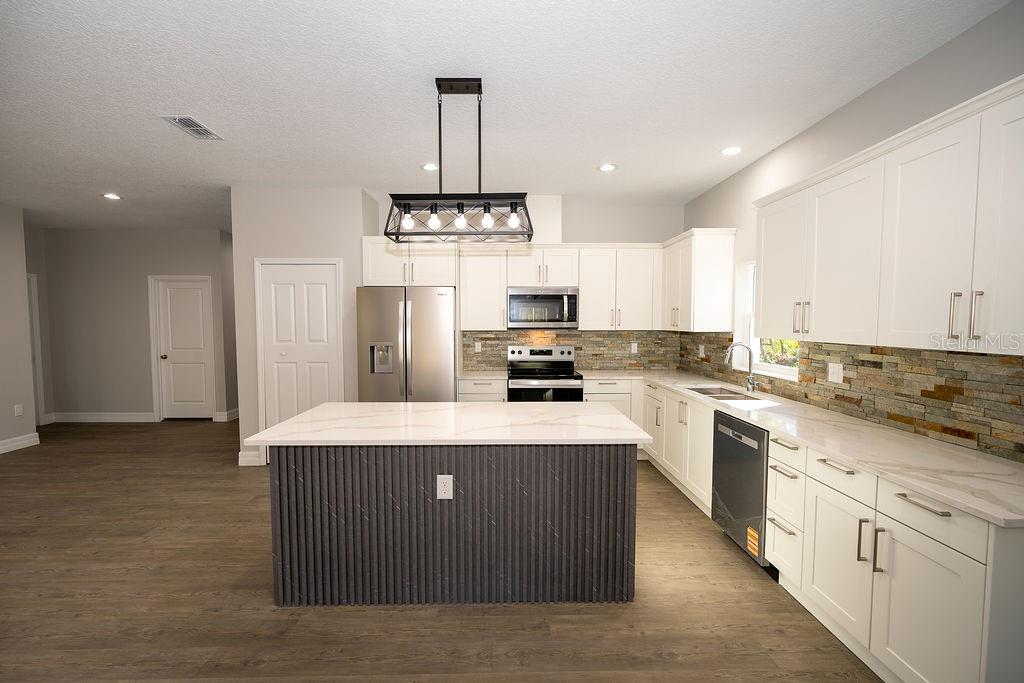 Image 40 of 53 For 2390 9th Avenue