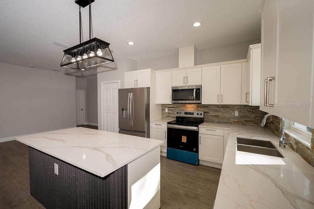 Image 42 of 53 For 2390 9th Avenue