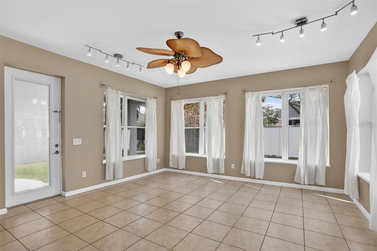 Image 14 of 68 For 10704 Satinwood Circle