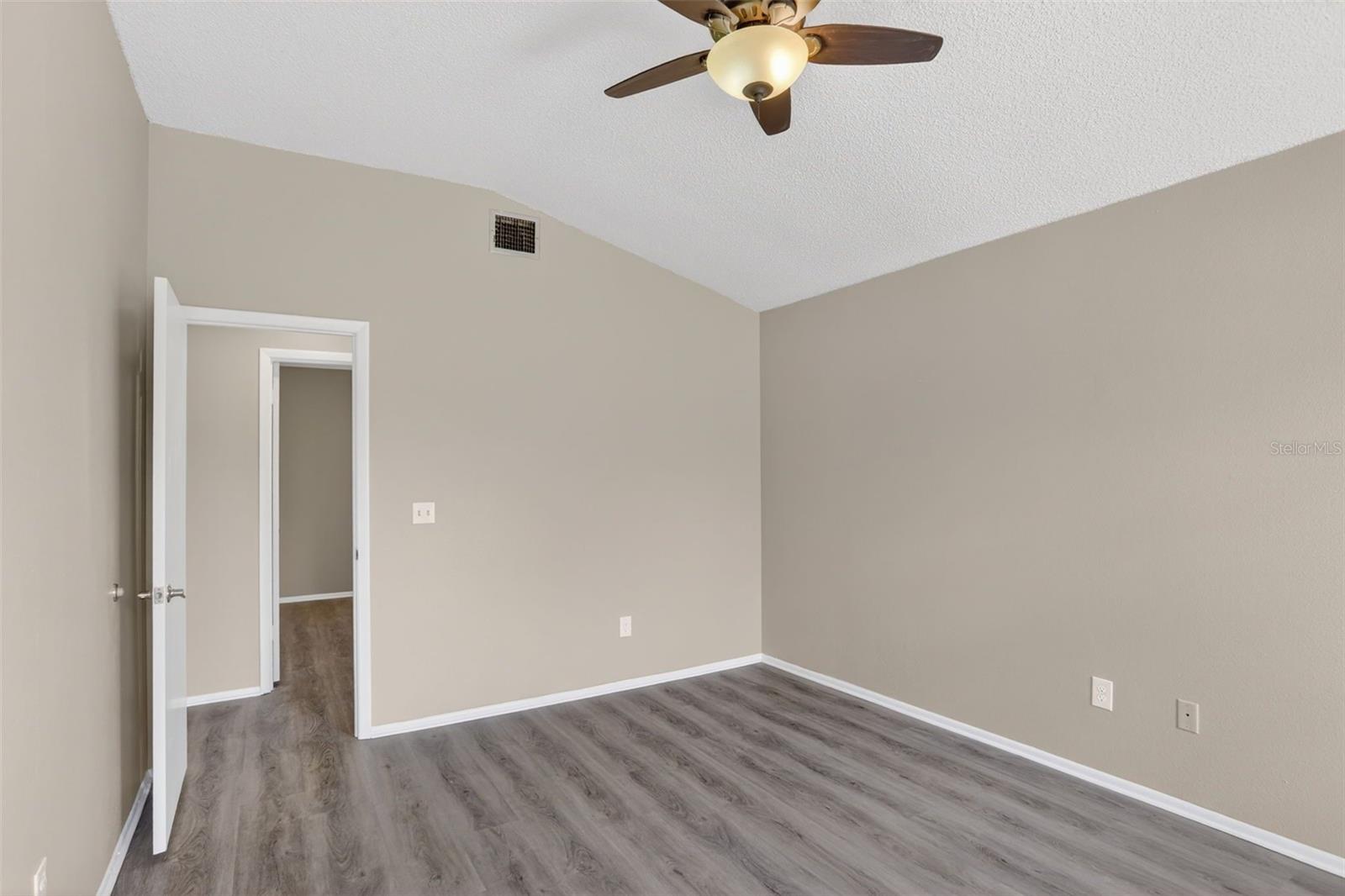 Image 21 of 68 For 10704 Satinwood Circle