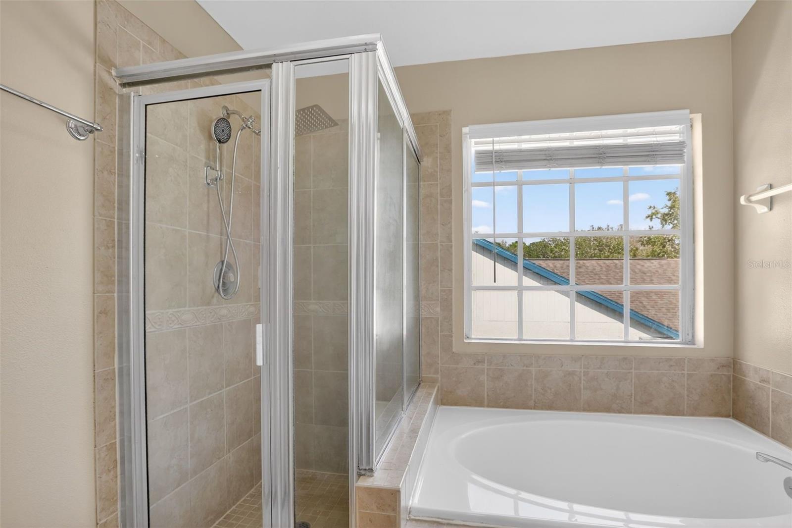 Image 25 of 68 For 10704 Satinwood Circle