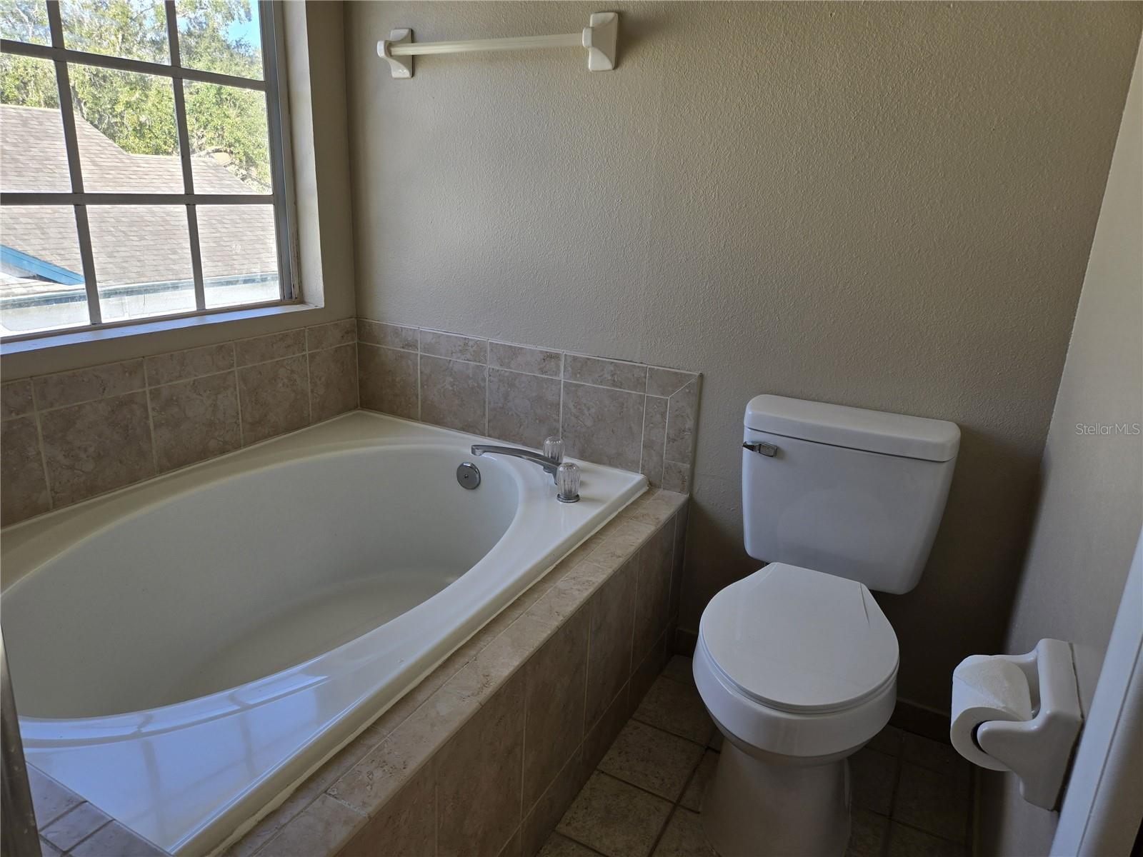 Image 27 of 68 For 10704 Satinwood Circle