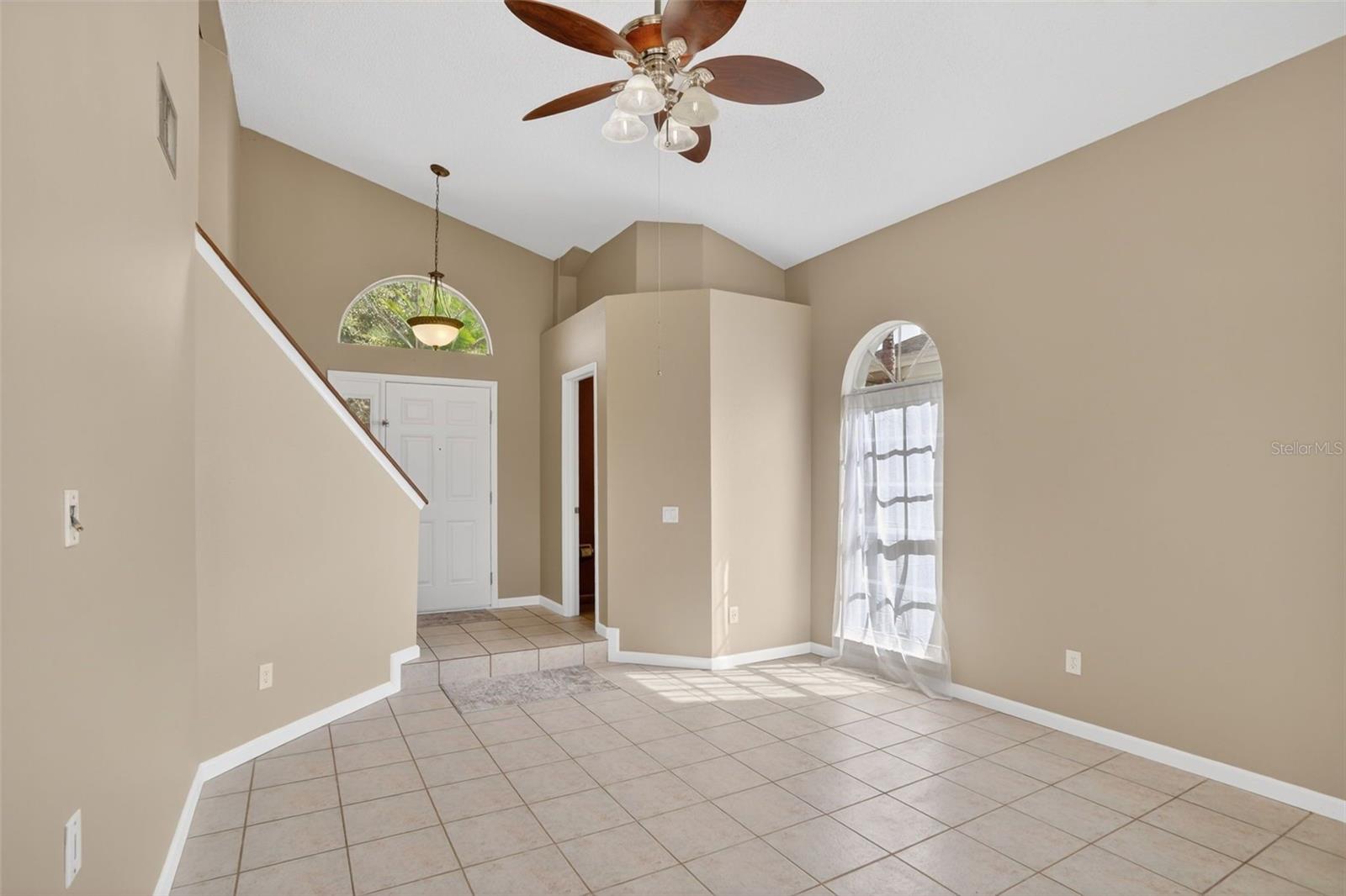 Image 4 of 68 For 10704 Satinwood Circle