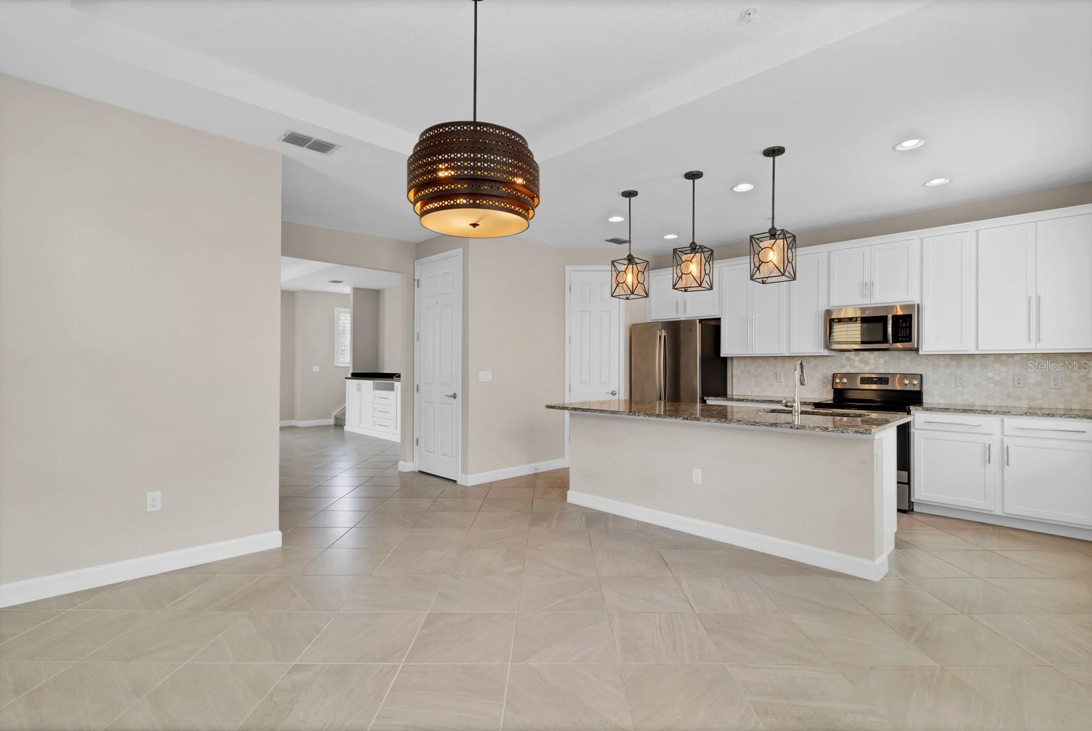 Image 4 of 42 For 911 Brutus Terrace