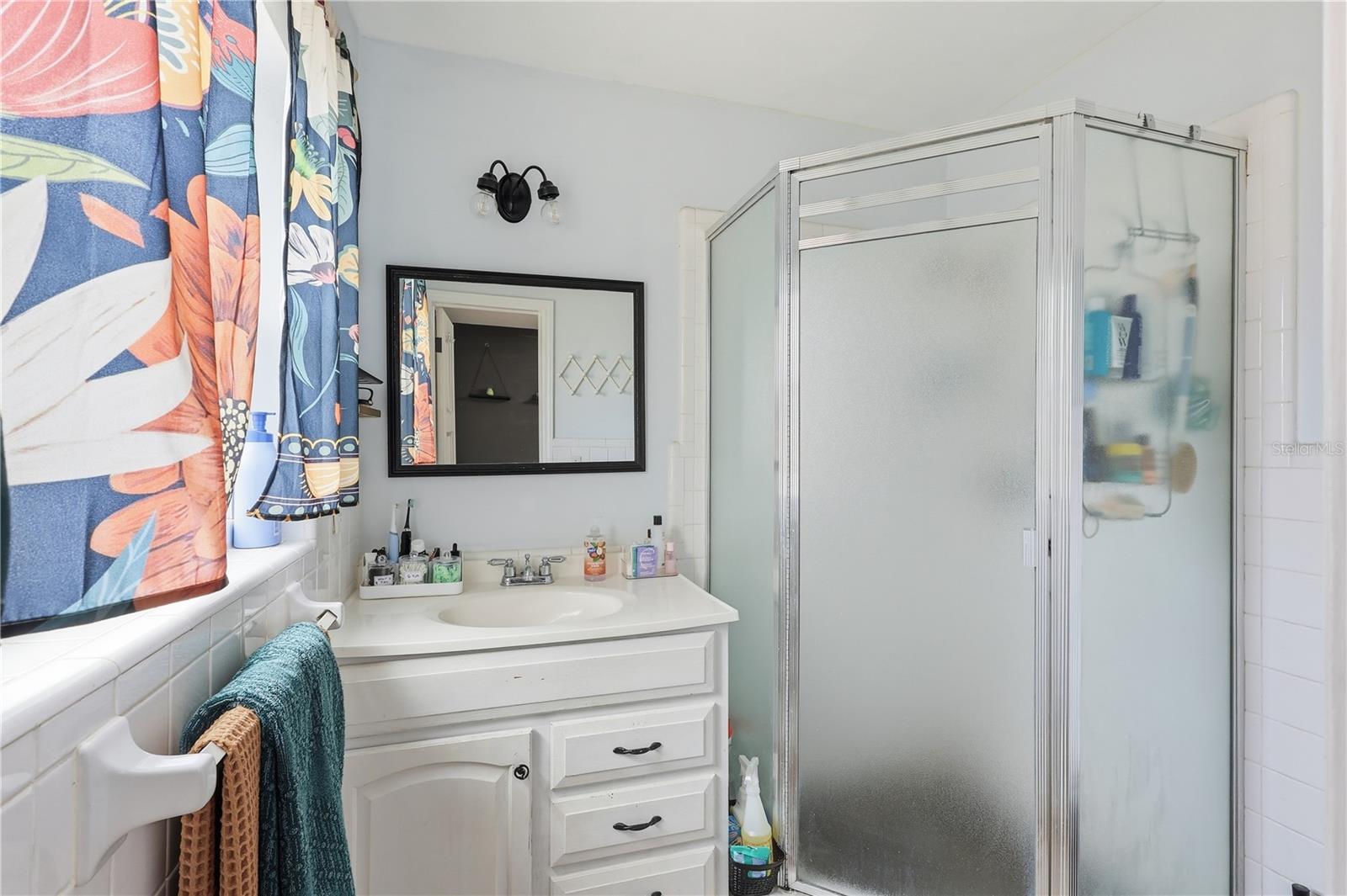 Image 14 of 31 For 217 Spencer Street