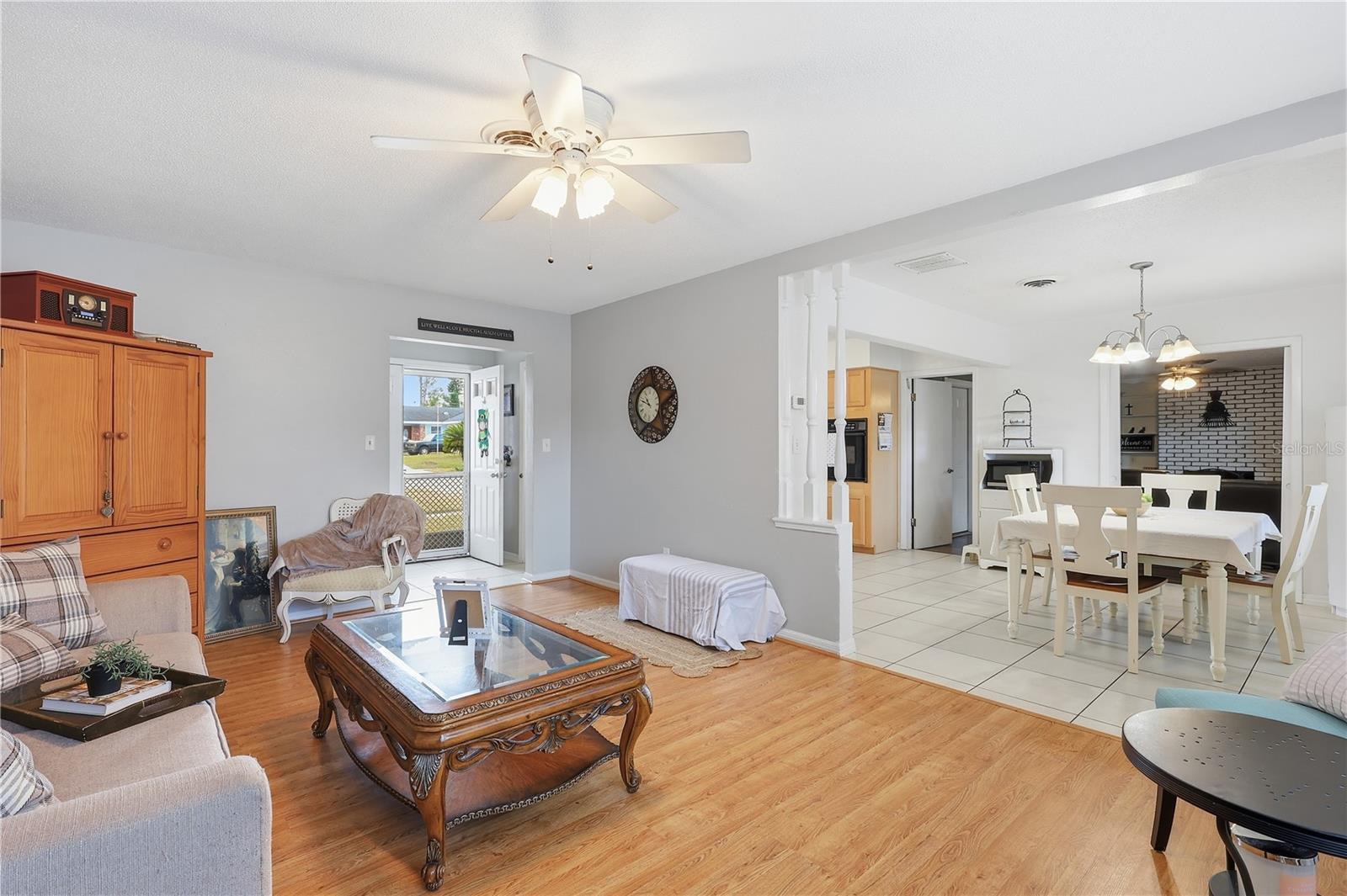 Image 3 of 31 For 217 Spencer Street