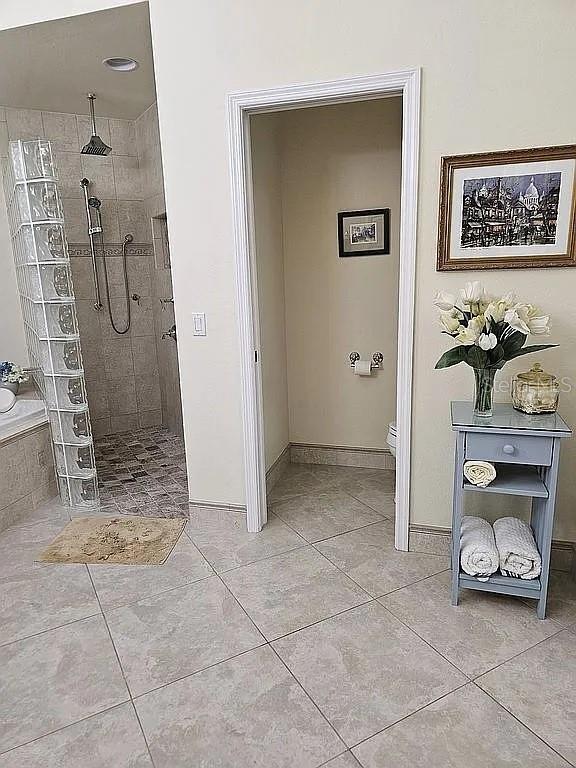 Image 12 of 37 For 618 Crossfield Circle 37