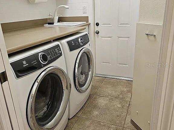 Image 20 of 37 For 618 Crossfield Circle 37