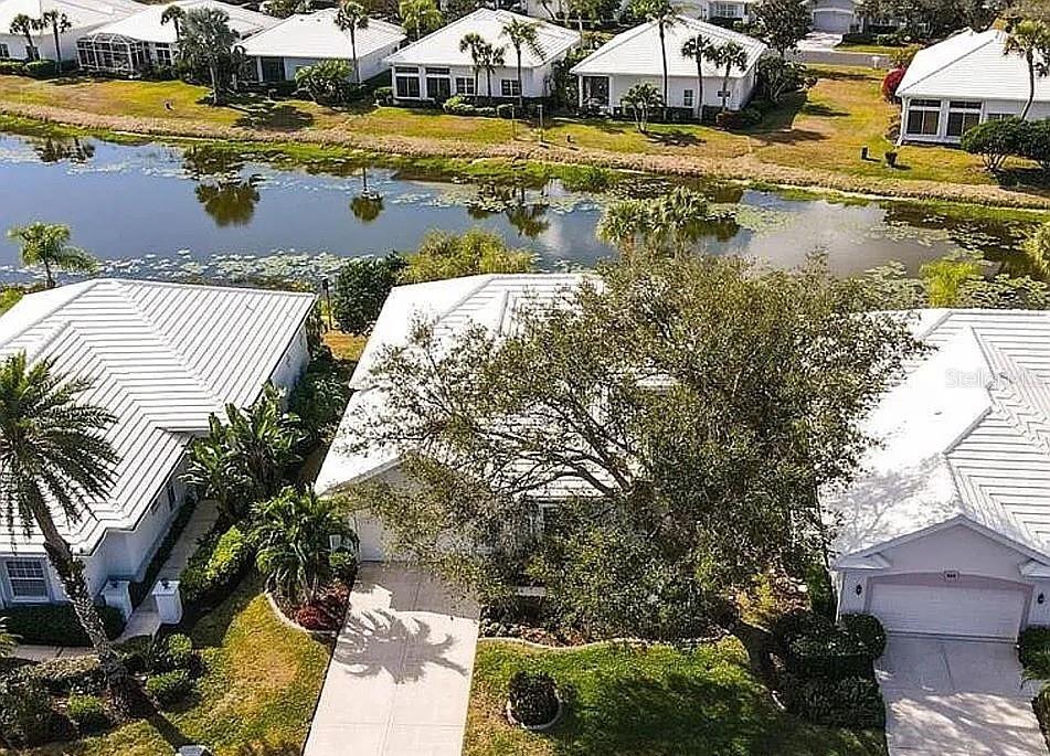 Image 25 of 37 For 618 Crossfield Circle 37