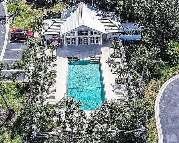 Image 28 of 37 For 618 Crossfield Circle 37