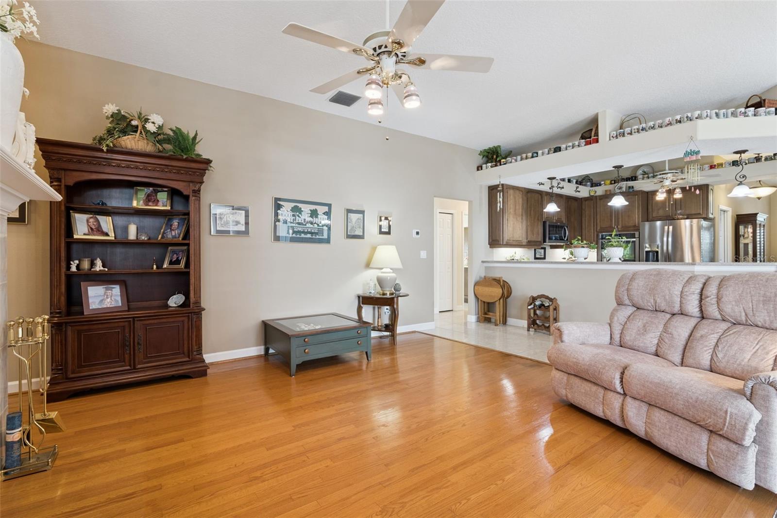 Image 13 of 51 For 1500 Edgewater Drive