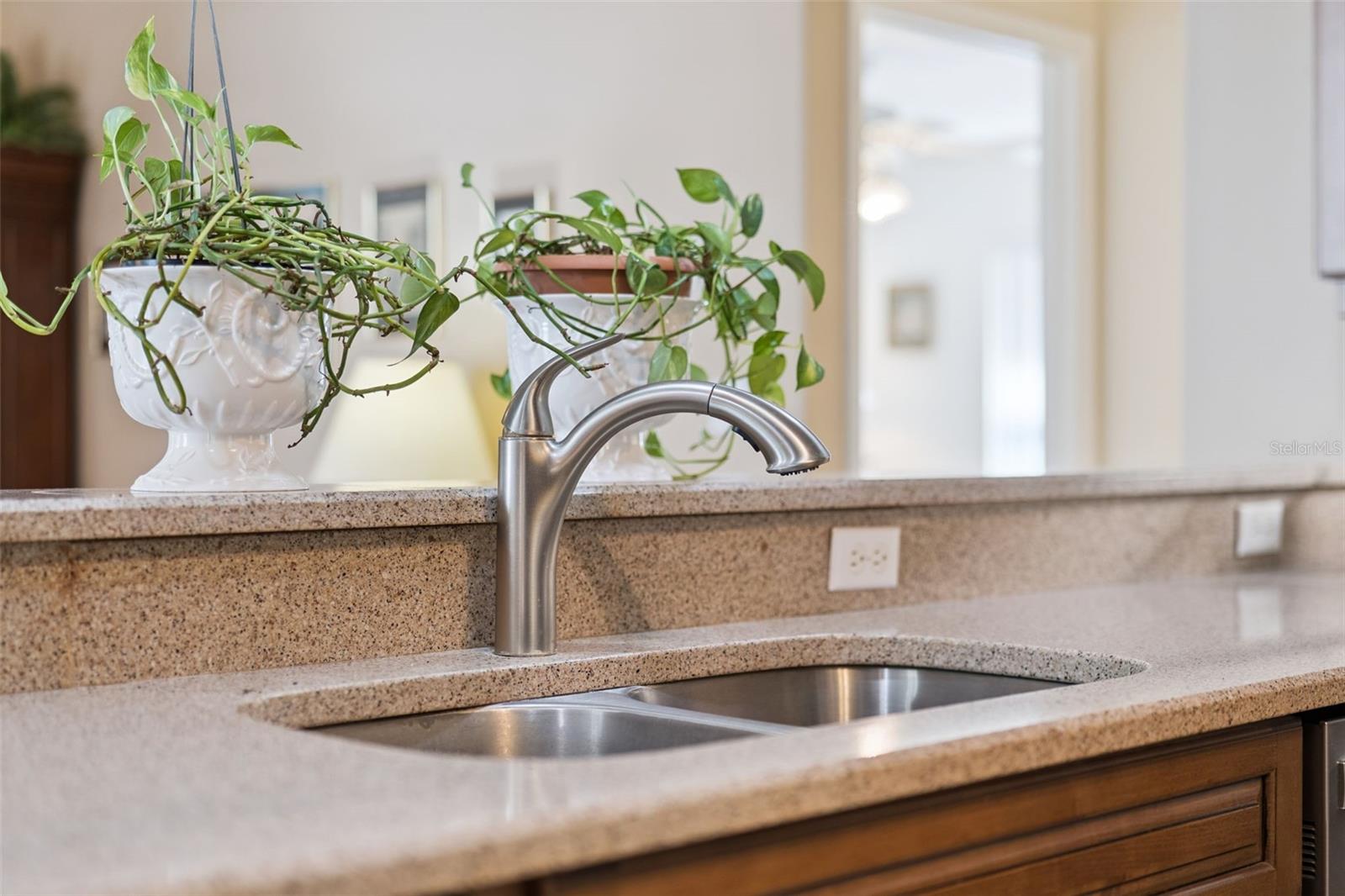 Image 18 of 51 For 1500 Edgewater Drive