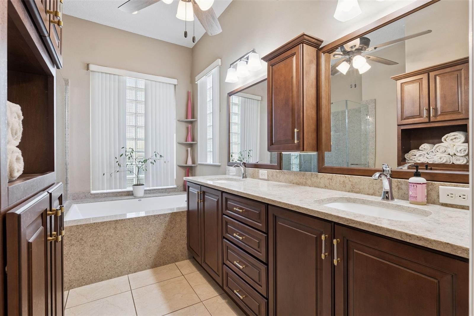 Image 26 of 51 For 1500 Edgewater Drive