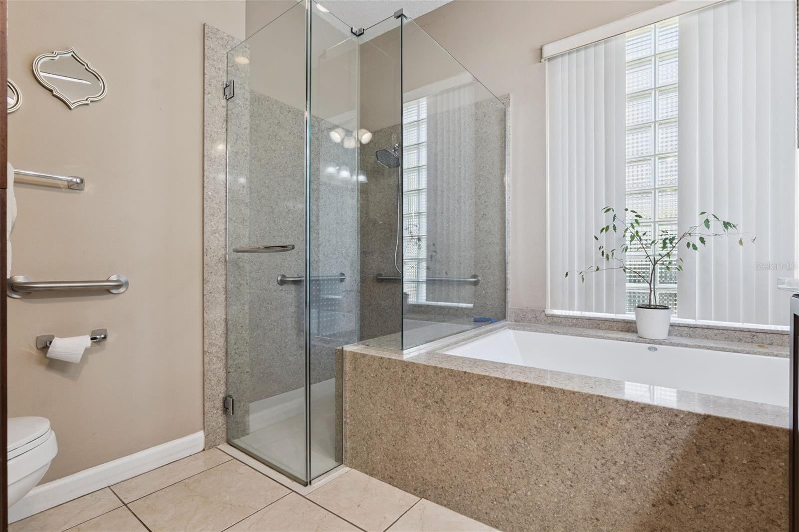 Image 27 of 51 For 1500 Edgewater Drive